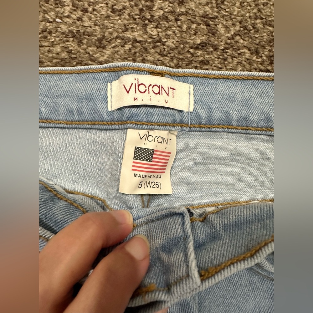 NWT Vibrant MIU Distressed Jeans - Picture 2 of 3